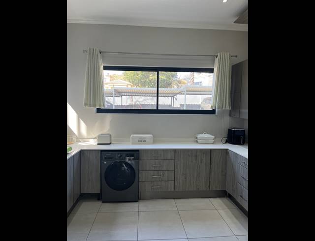 2 BEDROOM APARTMENT RENTED IN MORNINGSIDE